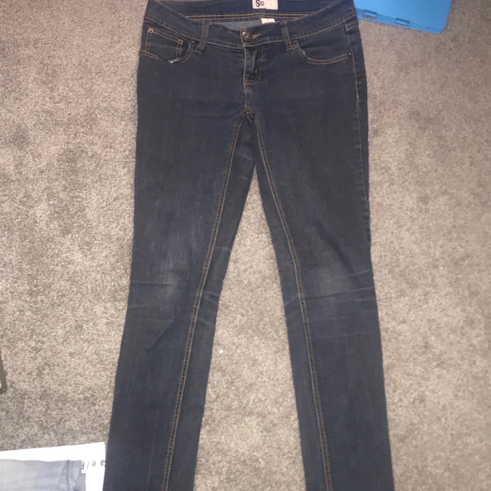 So size 7 NWOT straight leg/skinny jeans